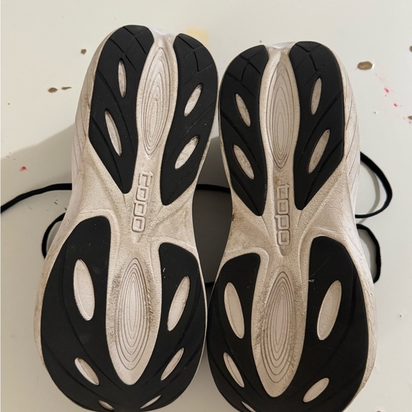 Topo Atmos Men’s 10.5 Running Shoes - Picture 7 of 7